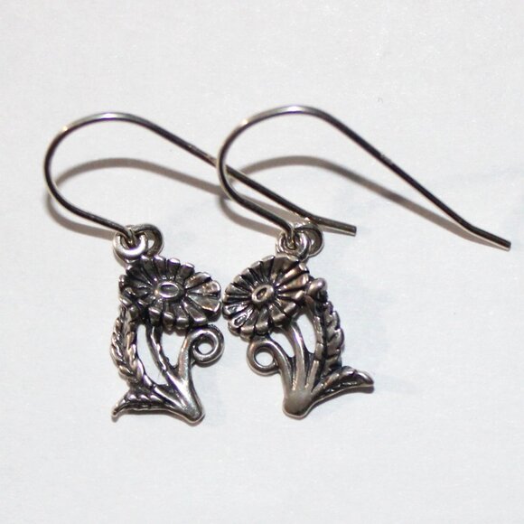 Jewelry - Sterling Silver Small Daisy Earrings